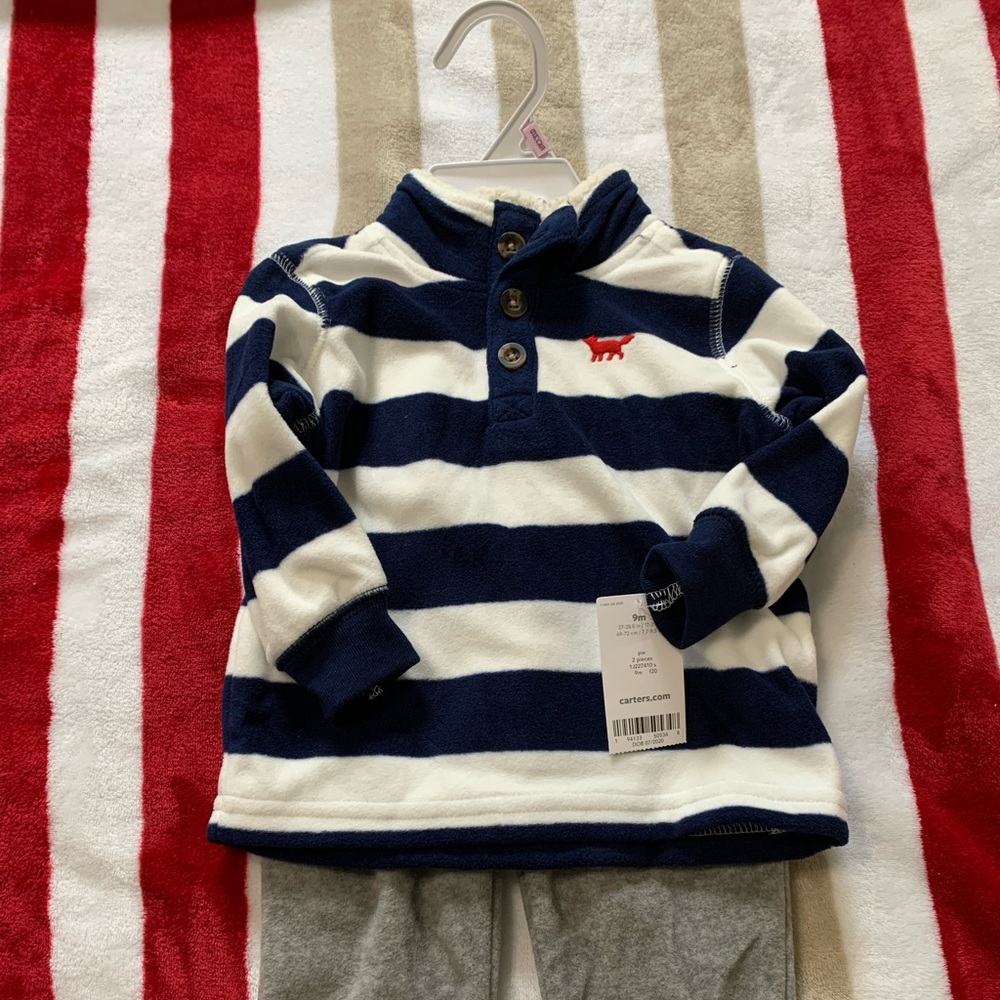 NWT Carters 2 piece fleece outfit 9 months